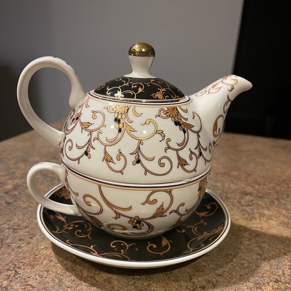 Vintage Porcelain Teapot/cup Set - Picture 1 of 6